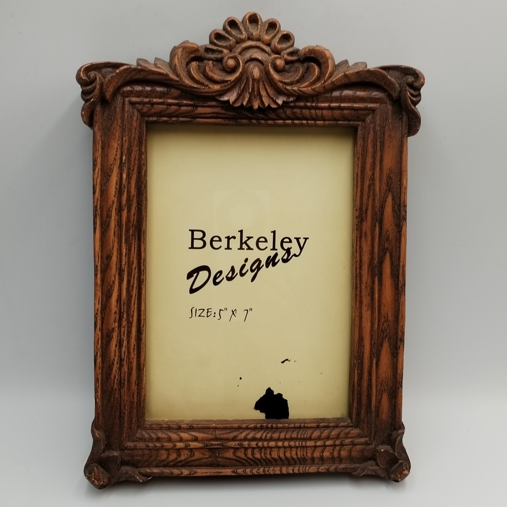 Vintage Berkeley Designs Faux Wood Resin Picture Frame 5x7 Ornate Crest Tabletop